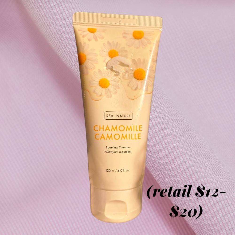 Avon Real Nature Chamomile Foaming Cleanser – Soft Yellow & White